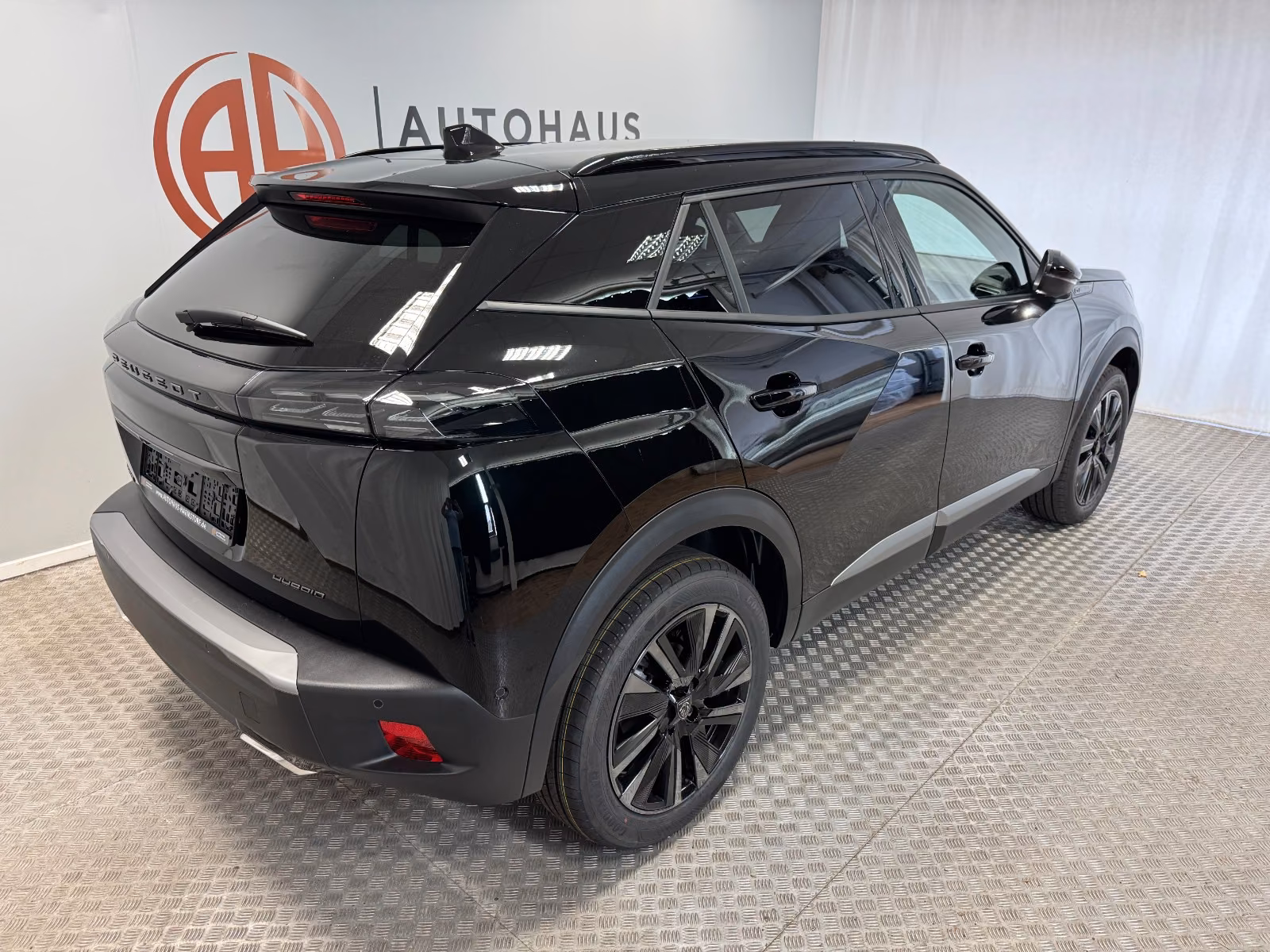Peugeot 2008 Hybrid 145 GT Exclusive AHK 360Grad Kam.