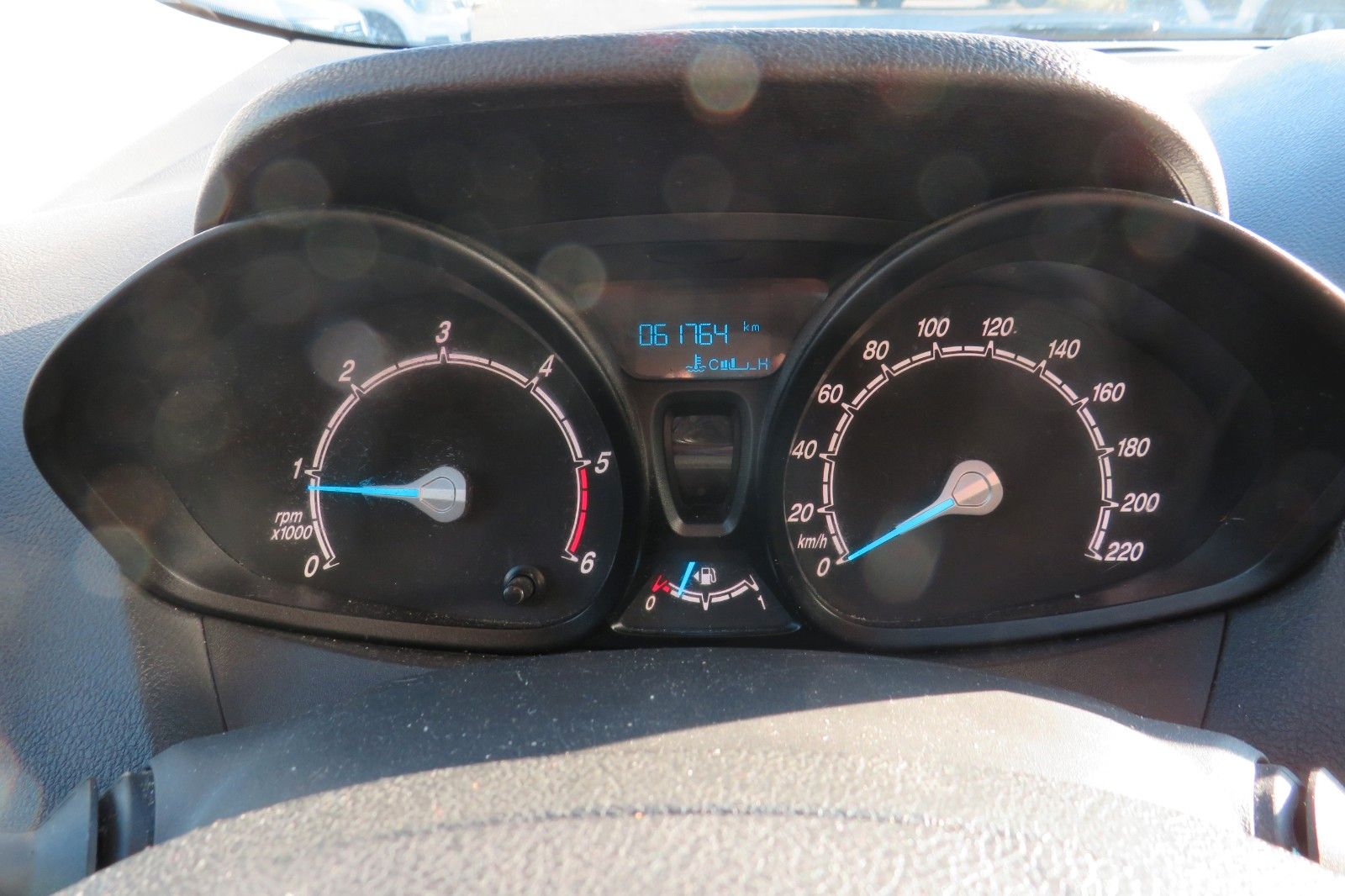 Fahrzeugabbildung Ford Transit Courier KASTEN KLIMA FLÜGEL 1.HD