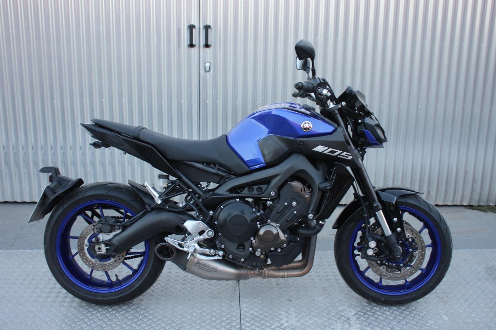 Yamaha MT-09 inkl. Akrapovic Auspuffanlage