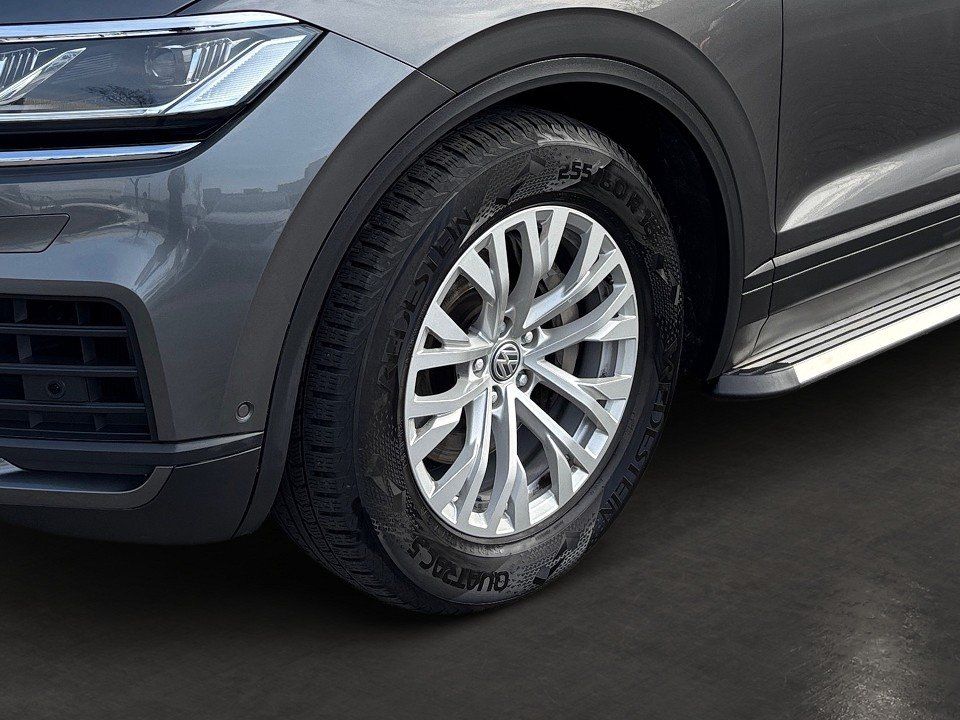Fahrzeugabbildung Volkswagen Touareg 3.0 TDI V6 230PS Basis 4Motion