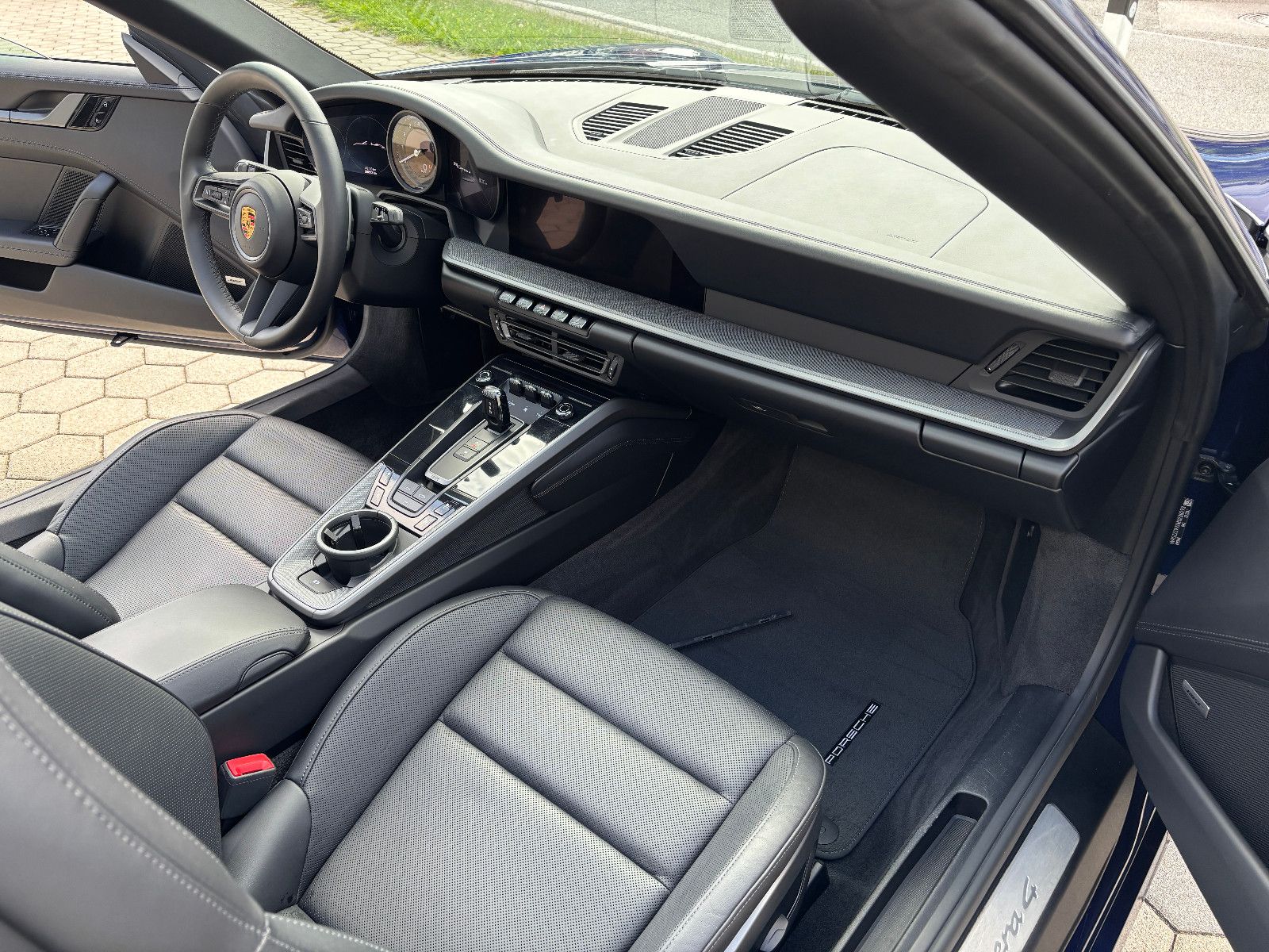 Porsche 992 911 CARRARA 4 CABRIO INNO SURROUND SITZBEL. foto 18