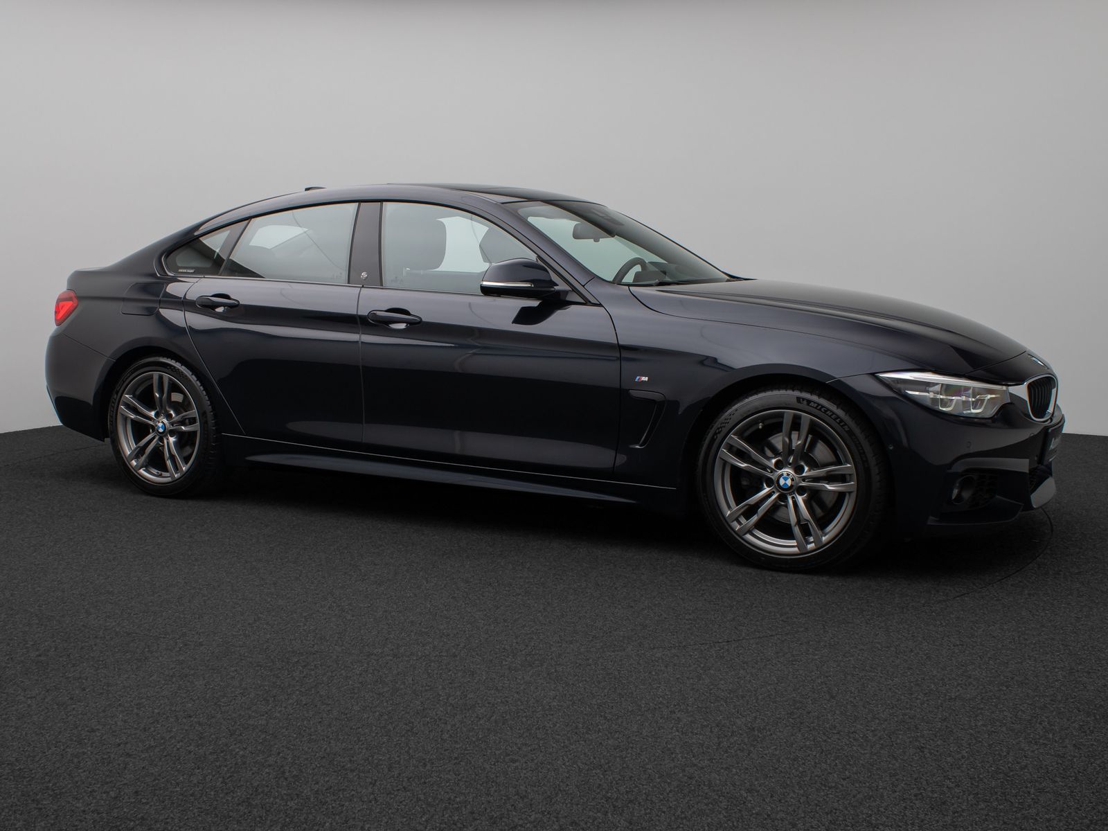 Fahrzeugabbildung BMW 430 Gran Coupé M Sport Glasdach Kamera HUD HiFi