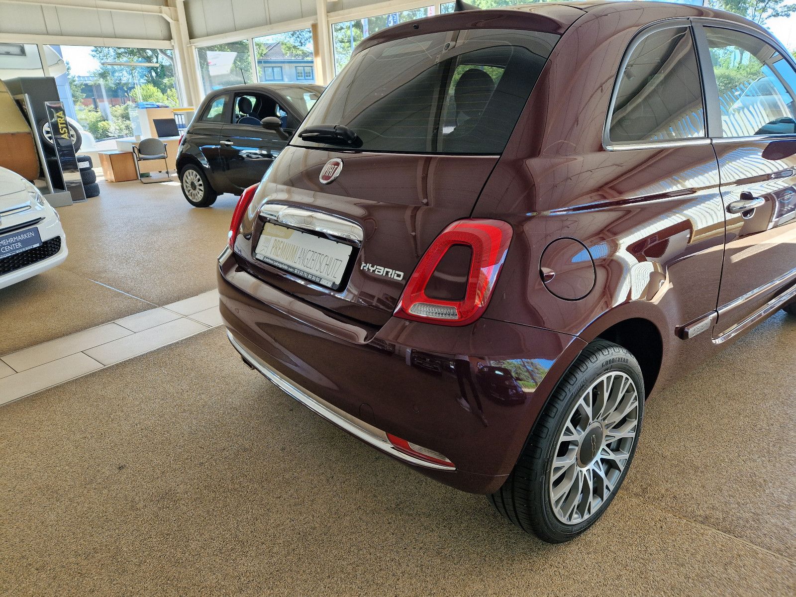 Fahrzeugabbildung Fiat 500 1.0 GSE Hybrid DOLCEVITA Pano, PDC, 16" Alu