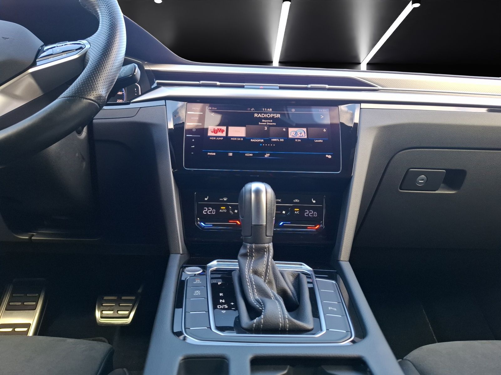 Fahrzeugabbildung Volkswagen Arteon SB TSI R-Line DSG LED Navi ACC PDC SH 20"