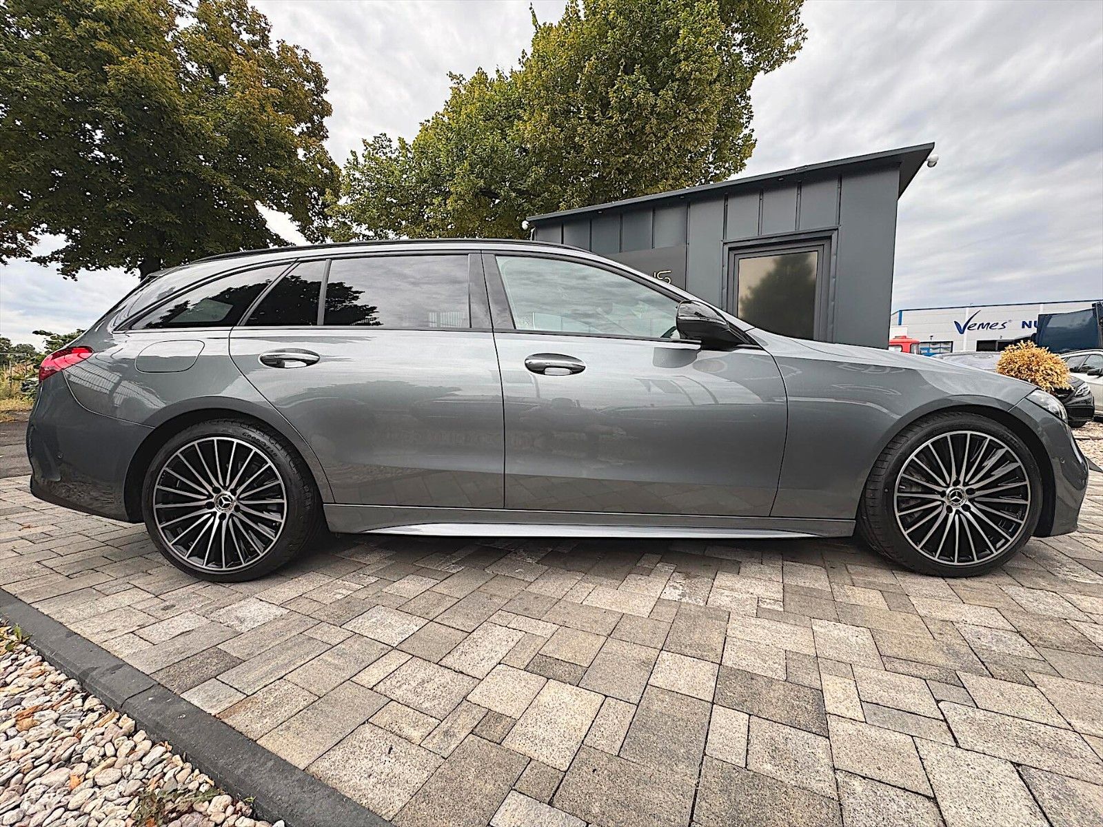 Fahrzeugabbildung Mercedes-Benz C 200 T AMG Night *Burmester*LED*DAB*1.Hand*