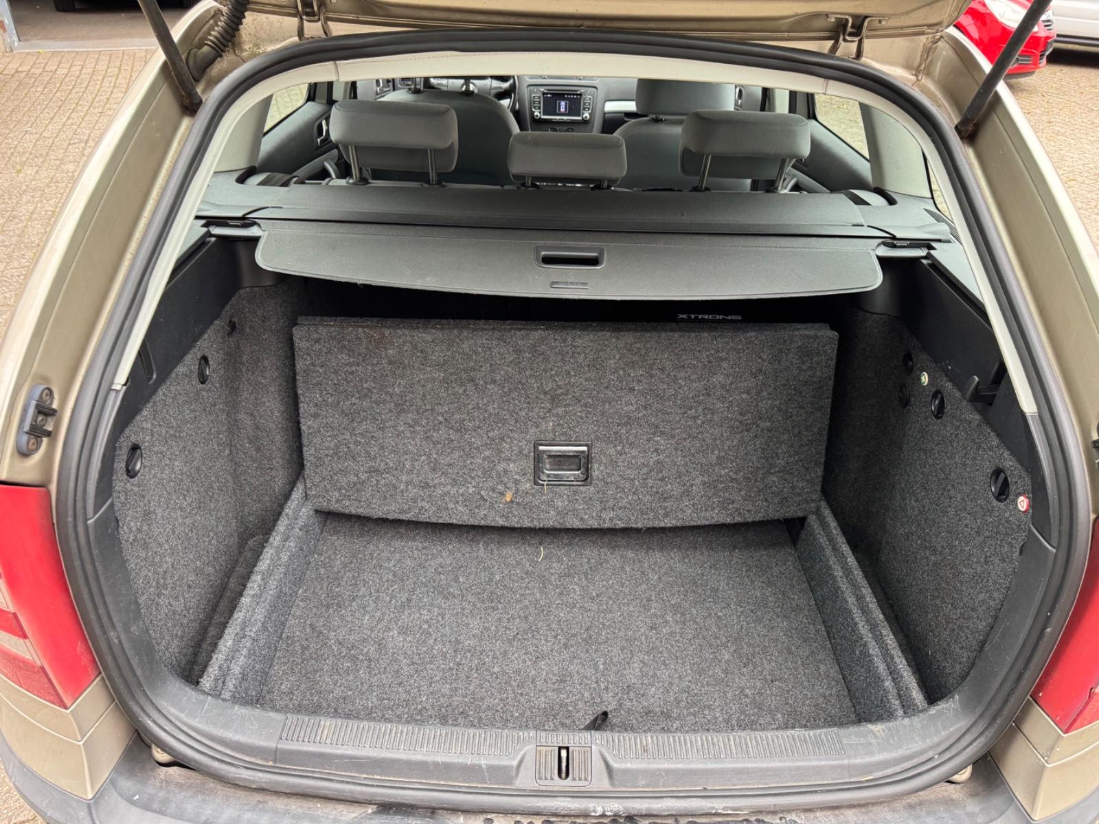 Skoda Octavia 2005 — photo 12