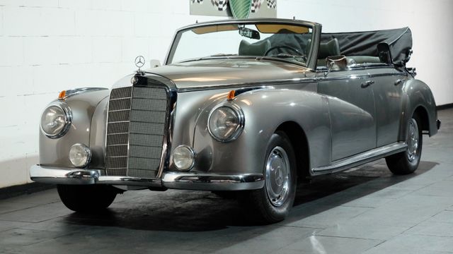 Mercedes-Benz 300 Cabriolet Adenauer mit 3.2 Liter-Maschine