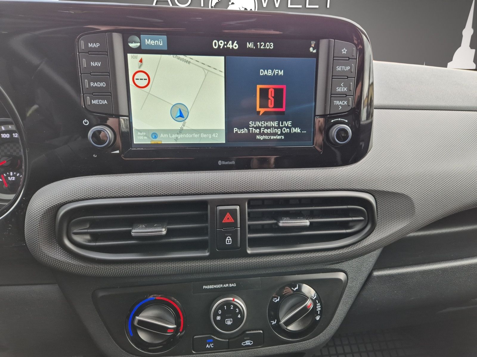 Fahrzeugabbildung Hyundai i10 1.0 EDITION 30/SHZ/NAVI/TEMP/LENKRADHZG/RFK