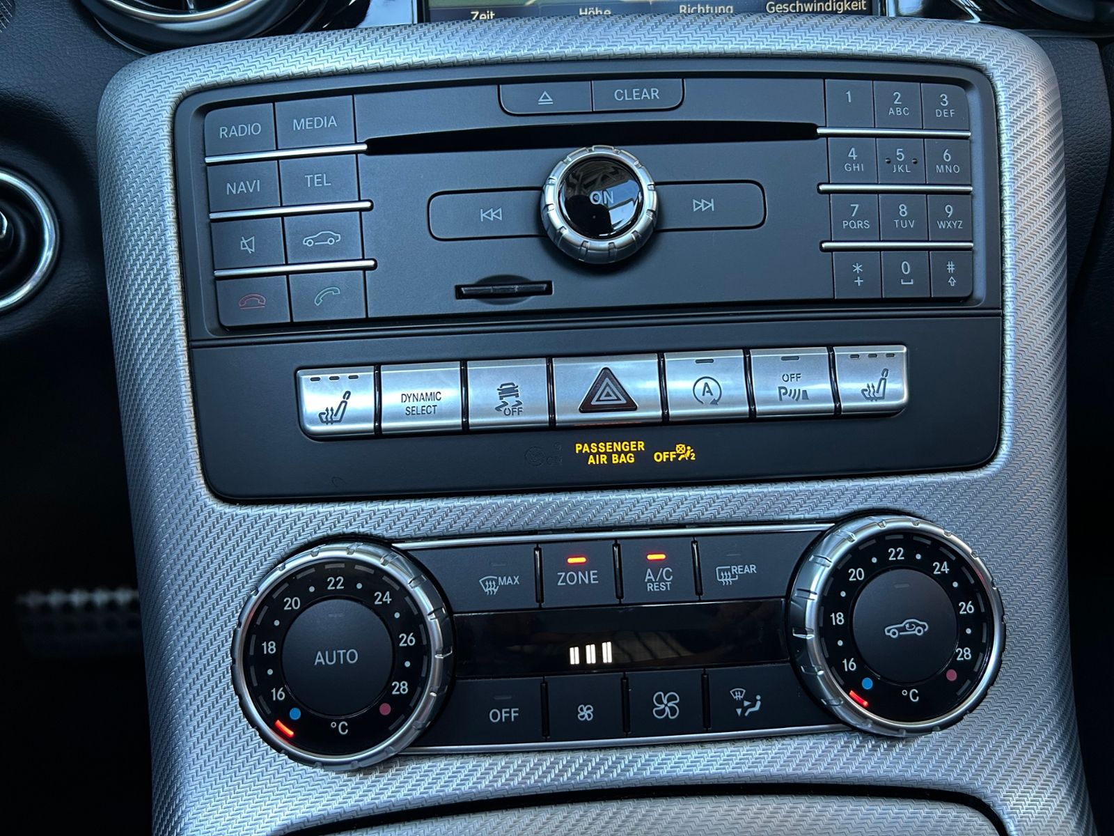 Fahrzeugabbildung Mercedes-Benz SLC 300 Roadster AMG Line KLIMA LED NAVI