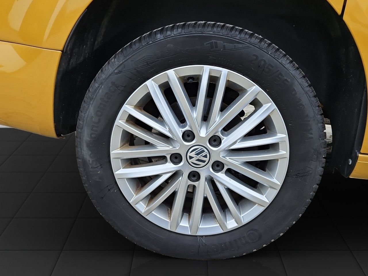 Fahrzeugabbildung Volkswagen Caddy PKW Highline Navi ACC Xenon