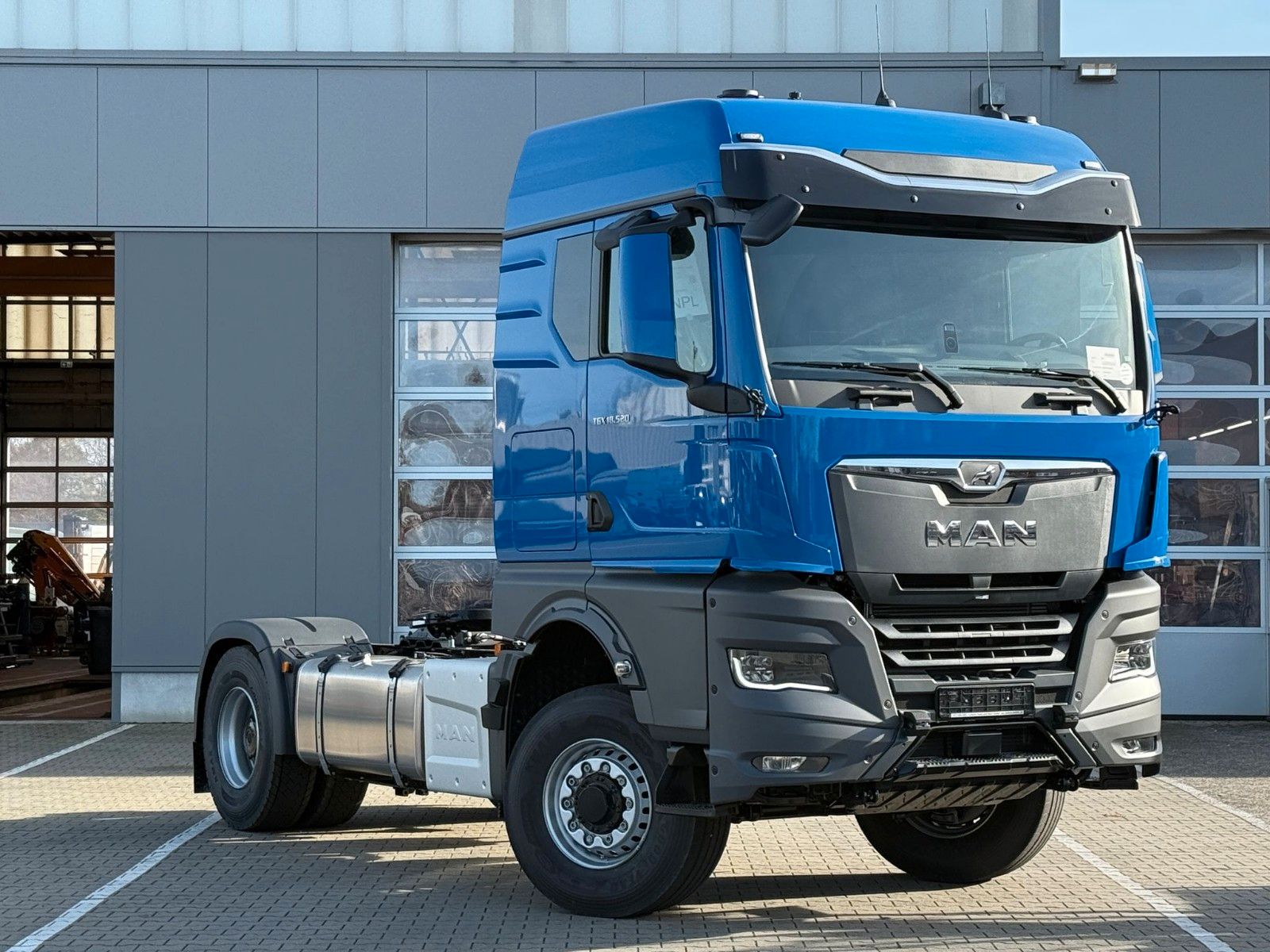 Fahrzeugabbildung MAN TGX 18.520 BL 4x2H Kommunal Hydr. Winterdienst