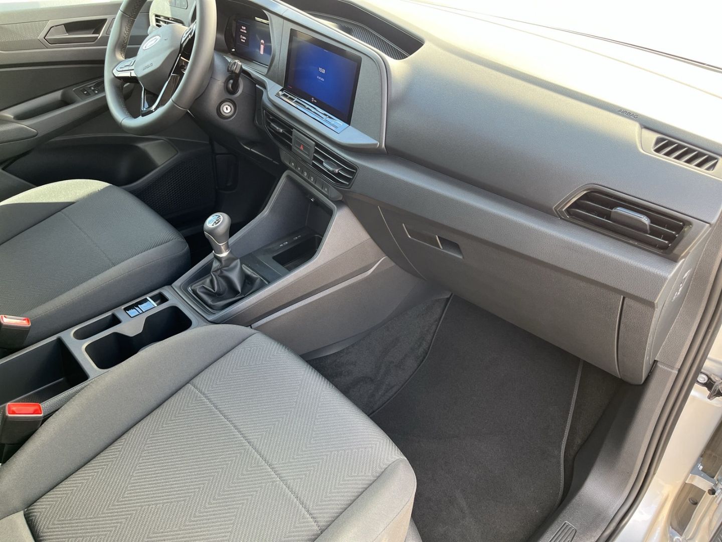 Fahrzeugabbildung Ford Tourneo Connect Trend AHK-abnehmbar Digitales Co