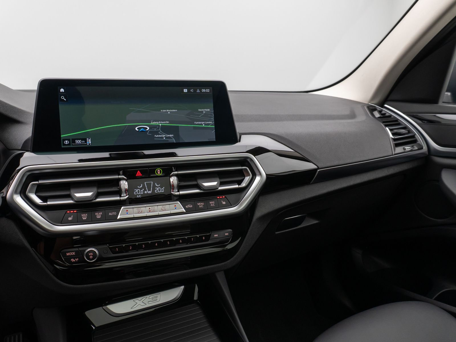 Fahrzeugabbildung BMW X3 xD30e Panorama 360° HUD DAB AHK Alarm Sport