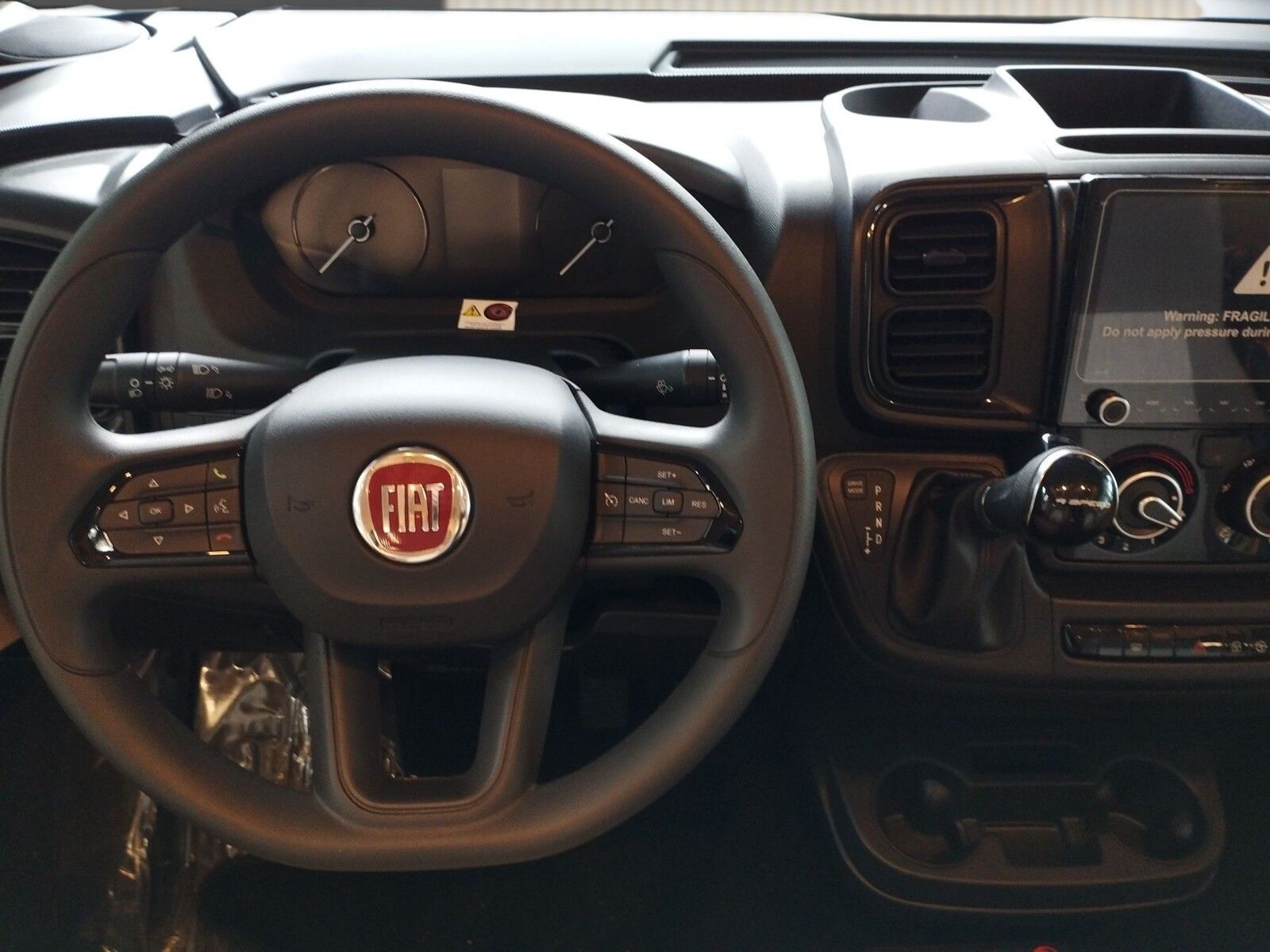 Fahrzeugabbildung Eura Mobil Integra Line IL 720 EF SAT, SOLAR, LUFTFEDERUNG