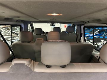 Renault Trafic Combi L1H1 2,7t  verglast*9- Sitzer*AHK*