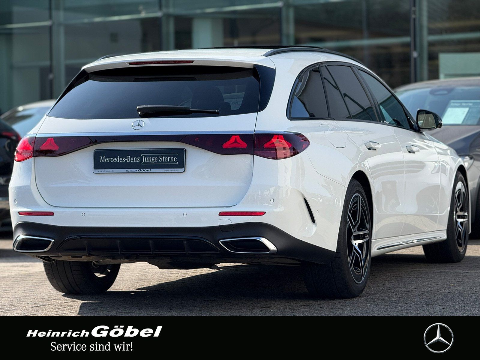 Fahrzeugabbildung Mercedes-Benz E 220 d T AMG*AHK*PANO*BURMESTER*DISTRONIC*TOTWI
