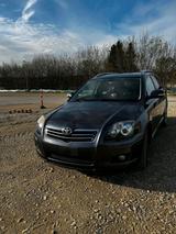 Toyota Avensis II (T25)  2.2 D-4D  D-CAT - Toyota Avensis T25 mit Diesel-Antrieb