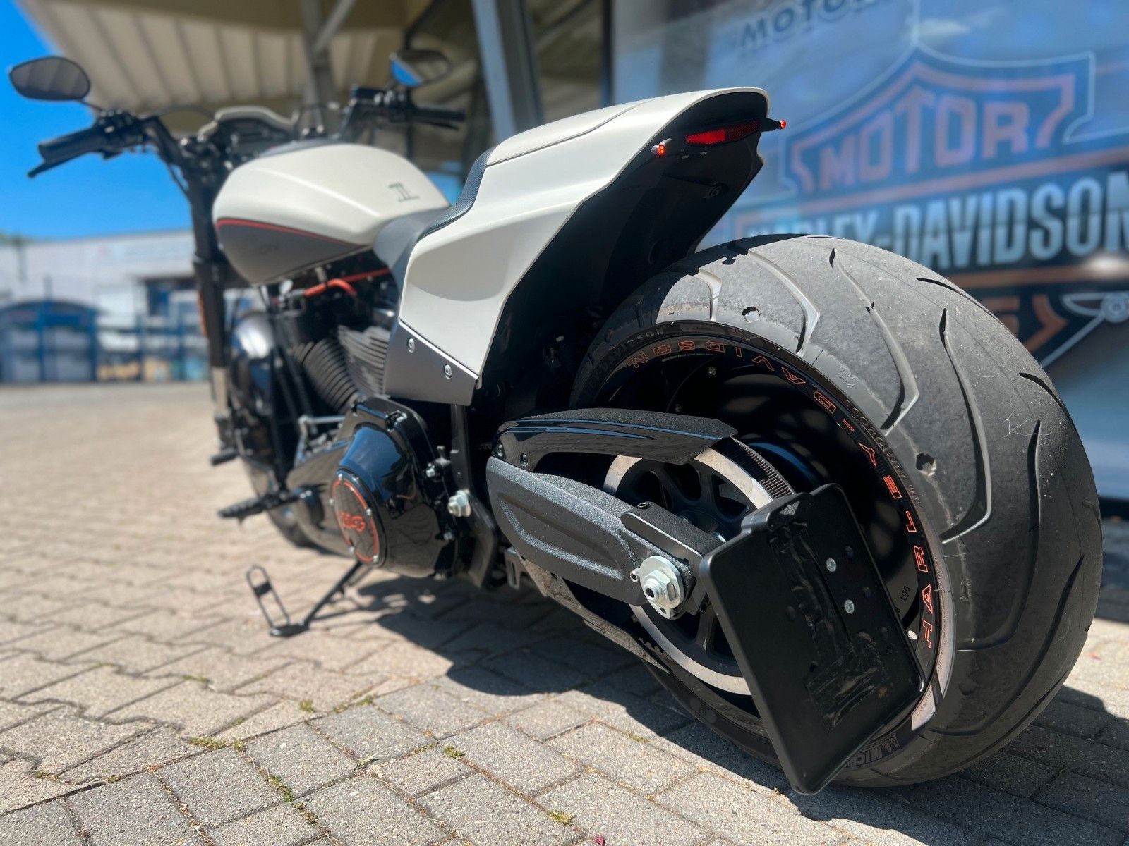Fahrzeugabbildung Harley-Davidson FXDR 114 - Top Gepflegt - Neuwertig - Kesstech