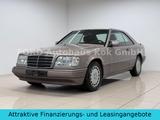 Mercedes-Benz E 220 1.Hand, Scheckheft bei MB, H-Zulassung - Mercedes-Benz E 220 mit Benzin-Antrieb: Sportwagen