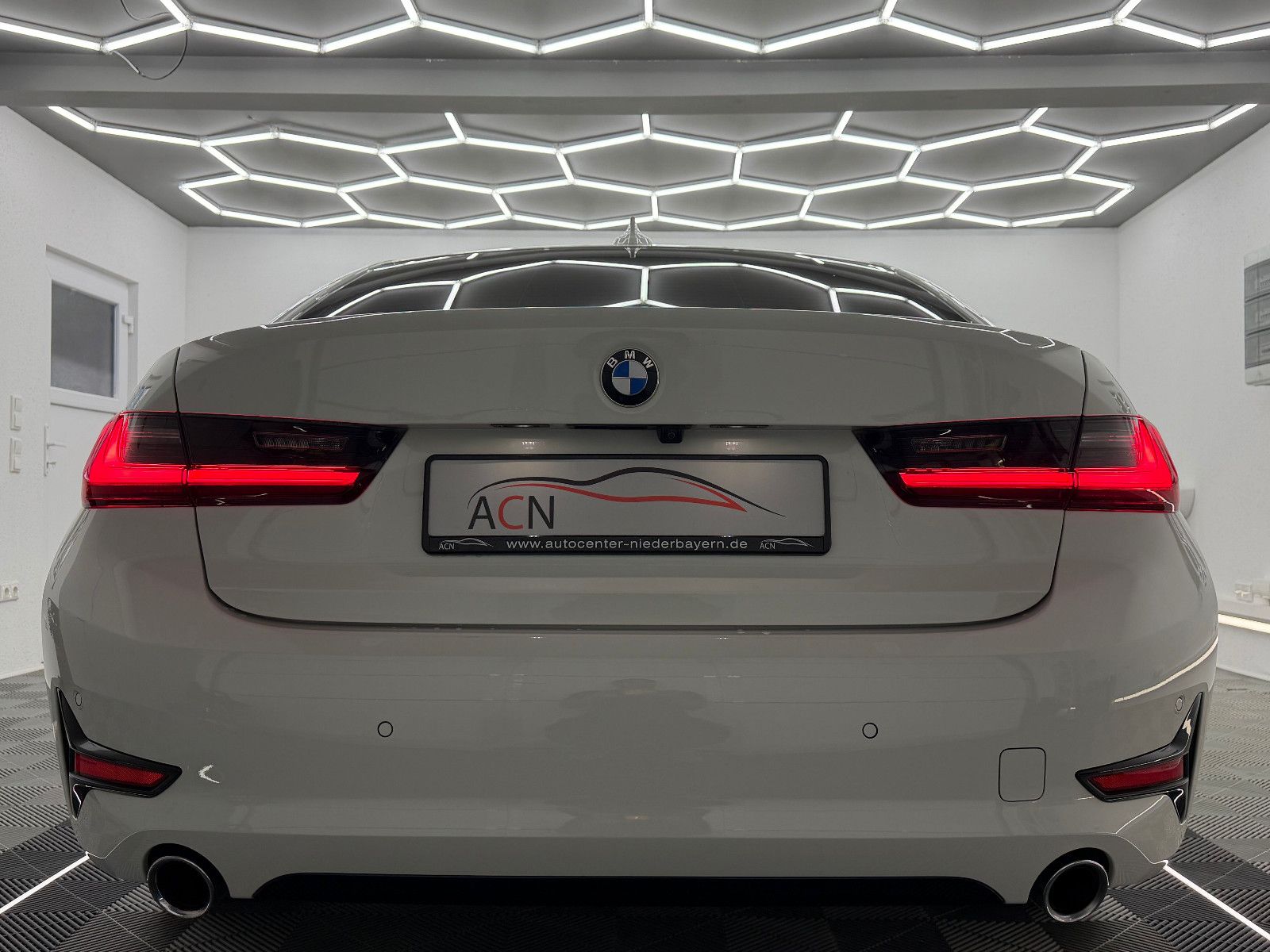 Fahrzeugabbildung BMW 320 i SPORT LINE/LED/DAB/KAMERA/VRTL COCKPIT/ACC
