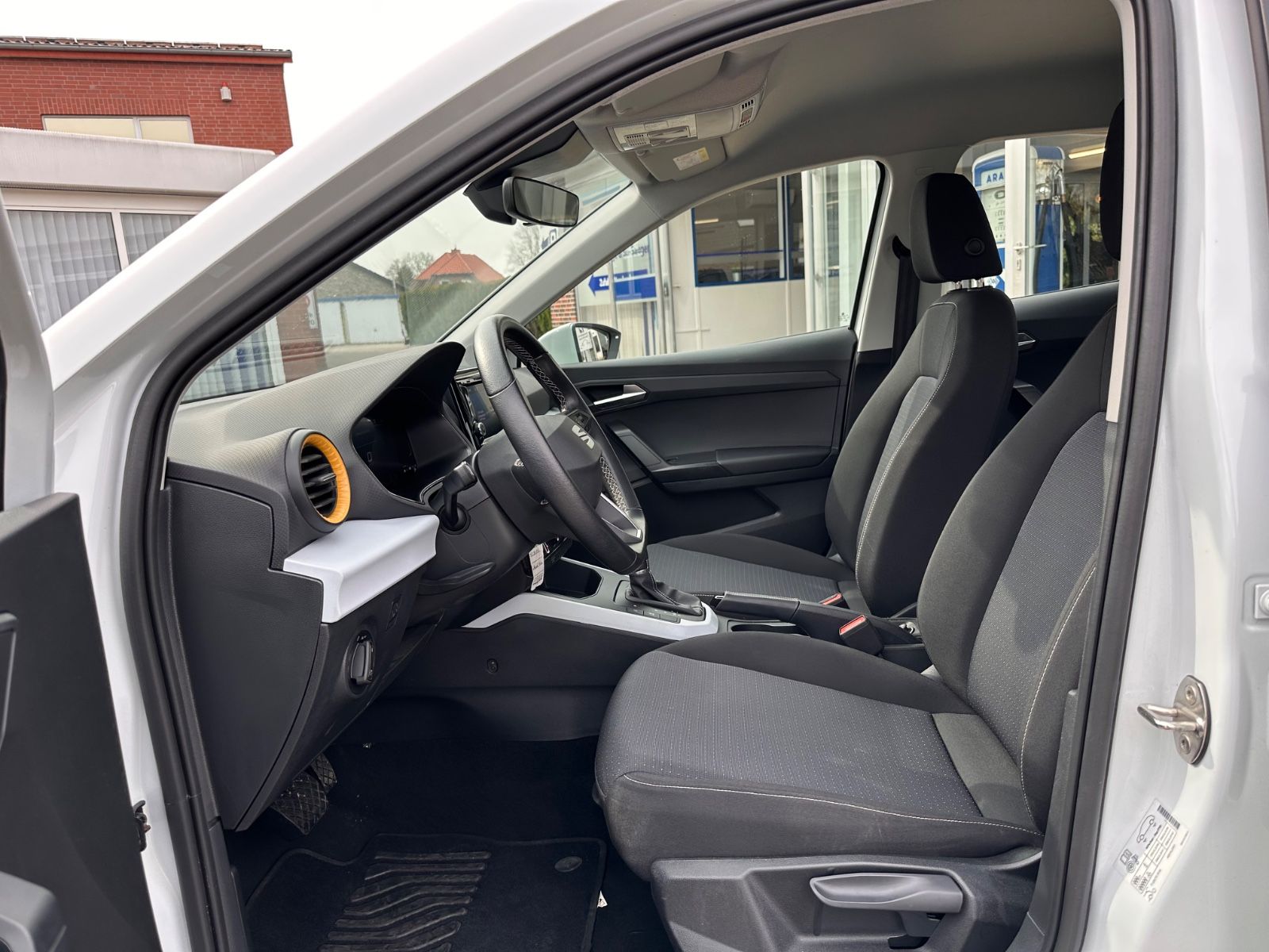 Fahrzeugabbildung SEAT Arona Style 1.0 TSI DSG LED/APP/PDC/GRA
