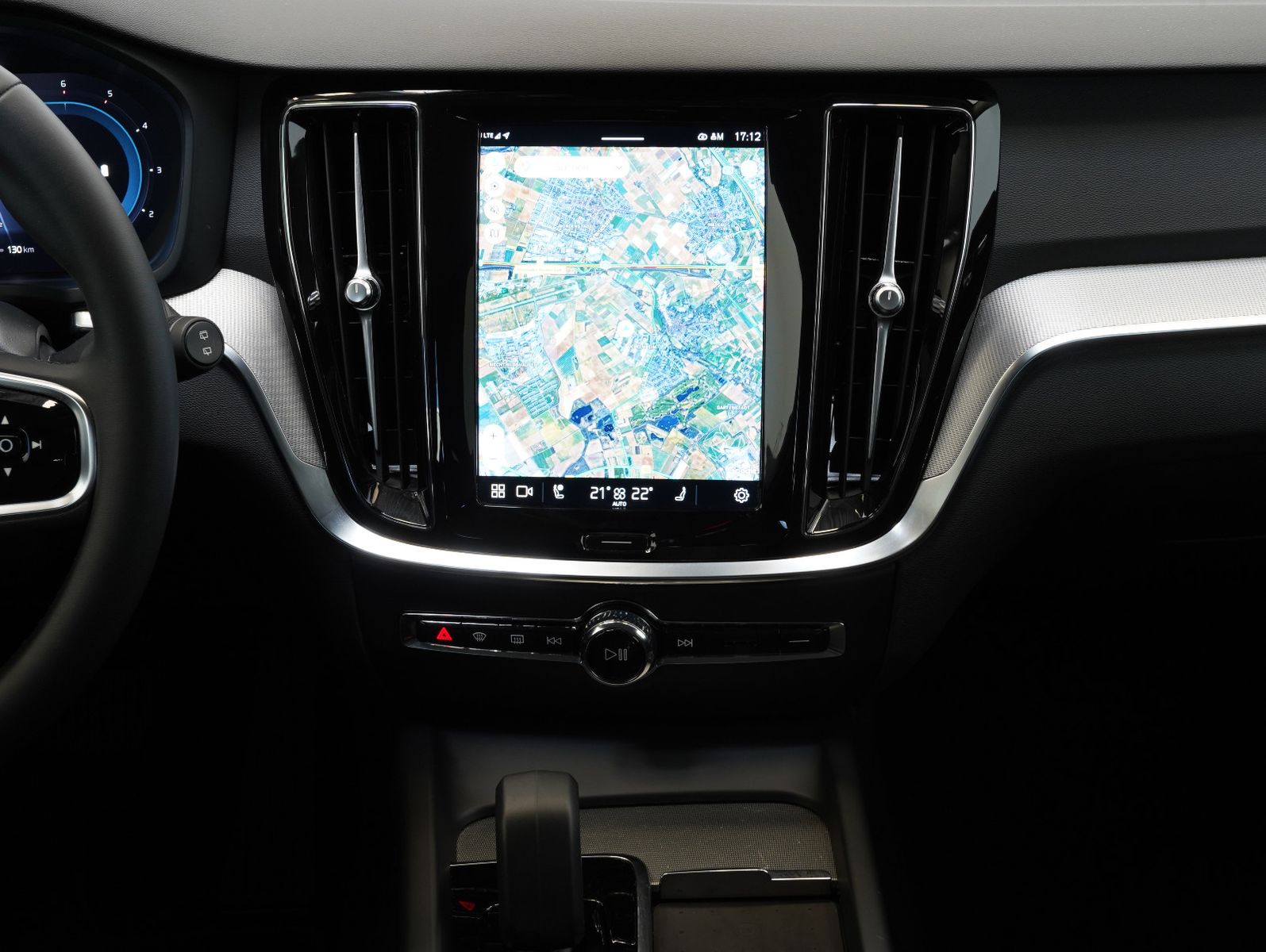 Fahrzeugabbildung Volvo V60 B4 D Plus Dark LEDER/NAVI/LED/ILS/CAM