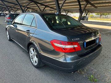 Mercedes E 200 - 3