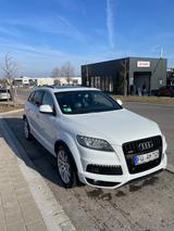 Audi Q7 4.2 TDI quattro tiptronic -S-line, 7 sitze. - Audi Q7 mit Diesel-Antrieb: 4.2