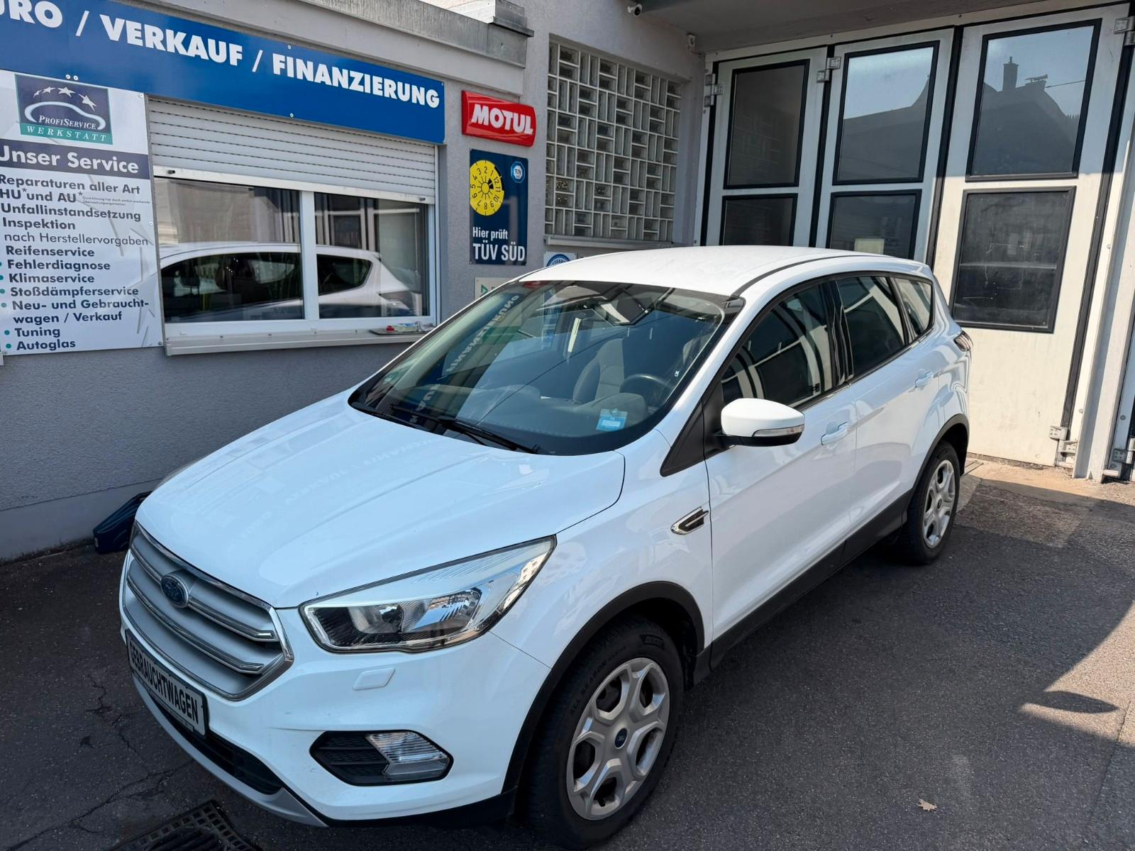 Ford Kuga Trend AHK RFK BEH Lenkrad SHZ