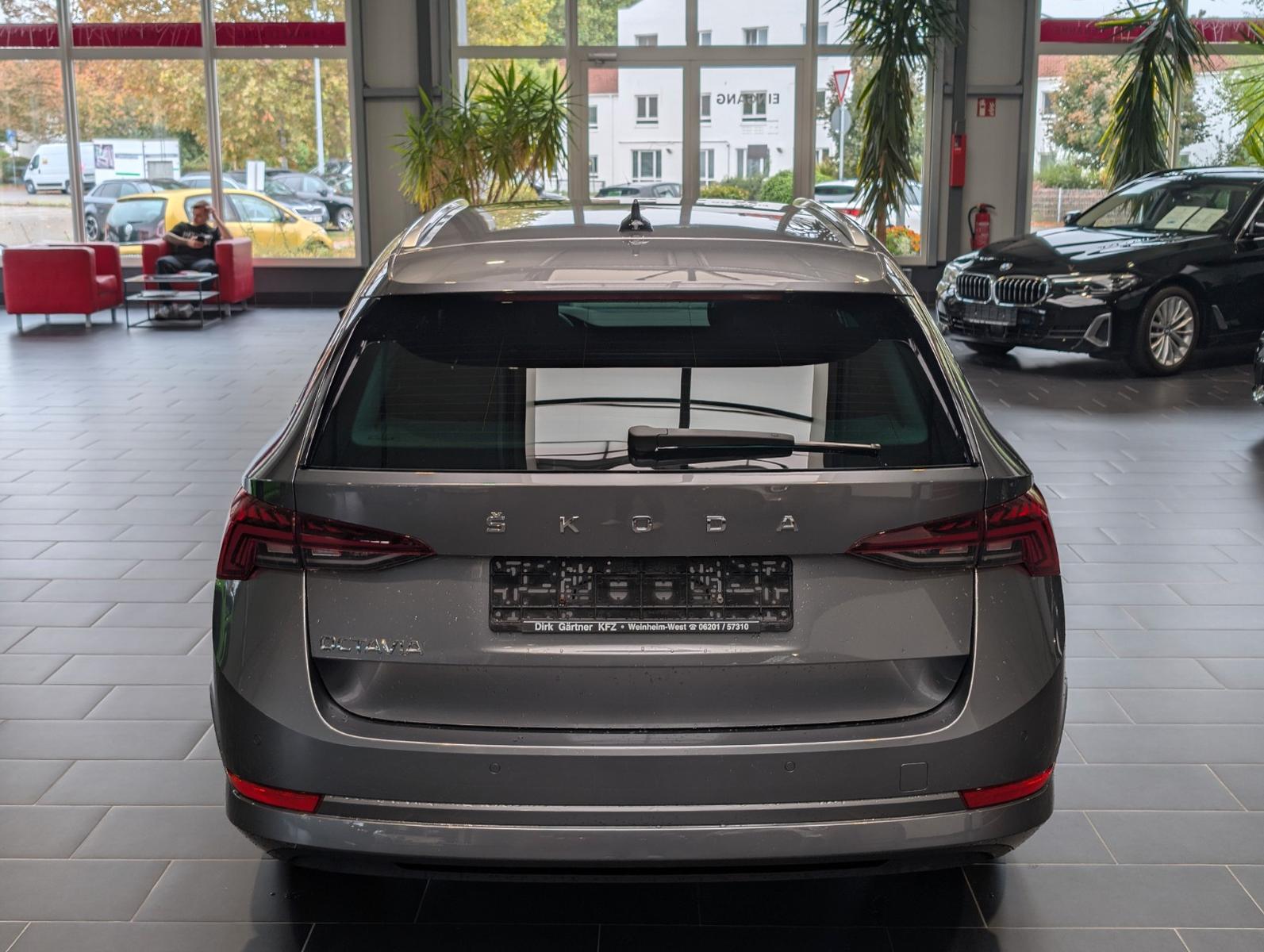 Skoda Octavia Combi 2.0 TDI DSG Style 1.Hand, миниатюра 4