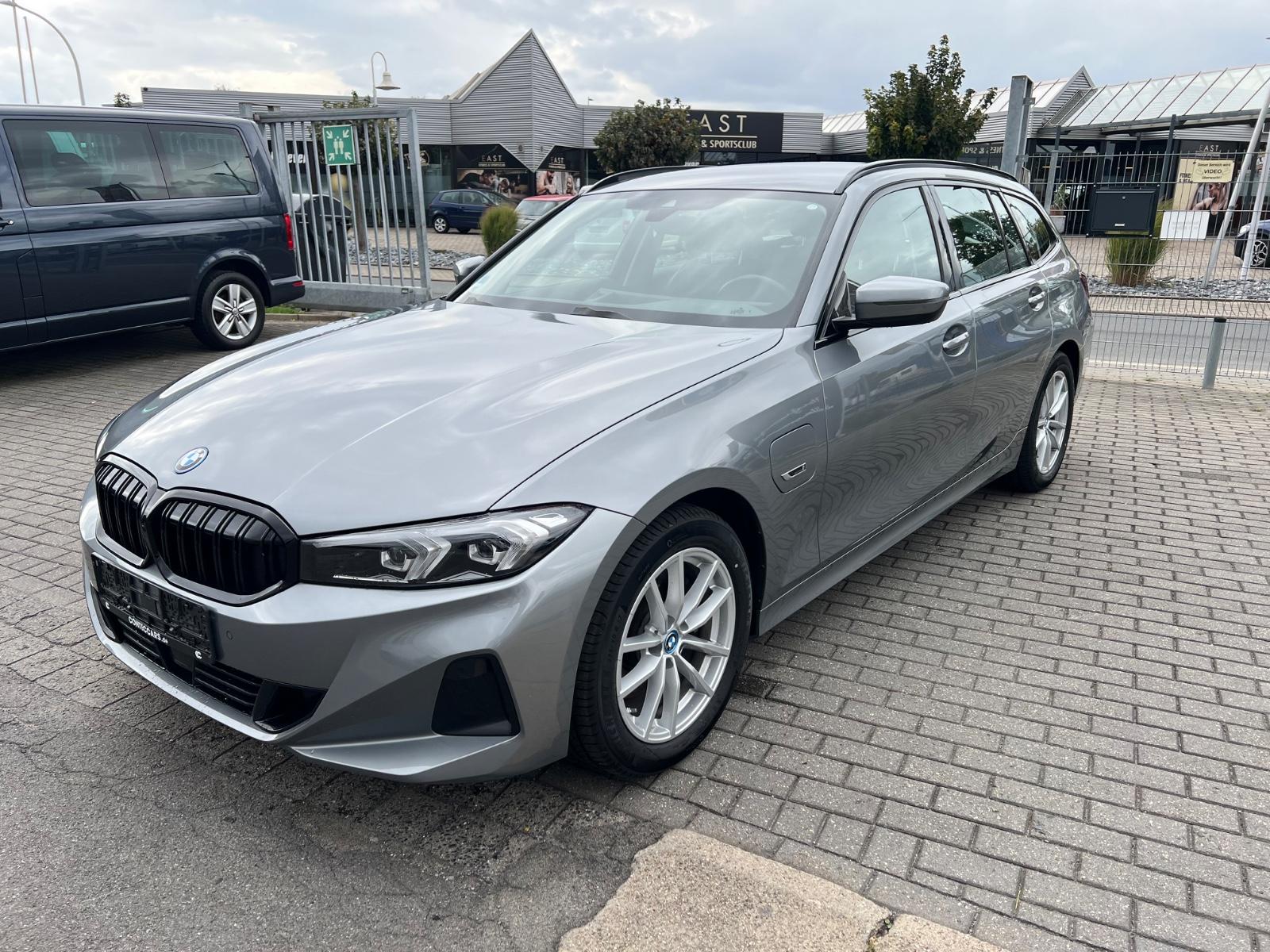 BMW 330e Touring ACC+AHK+Spur+Sportsitze Sensatec