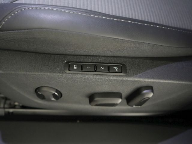 ENYAQ iV 60+LED+AHK+NAVI+LENKRADHEIZUNG+RÜCKFAHR