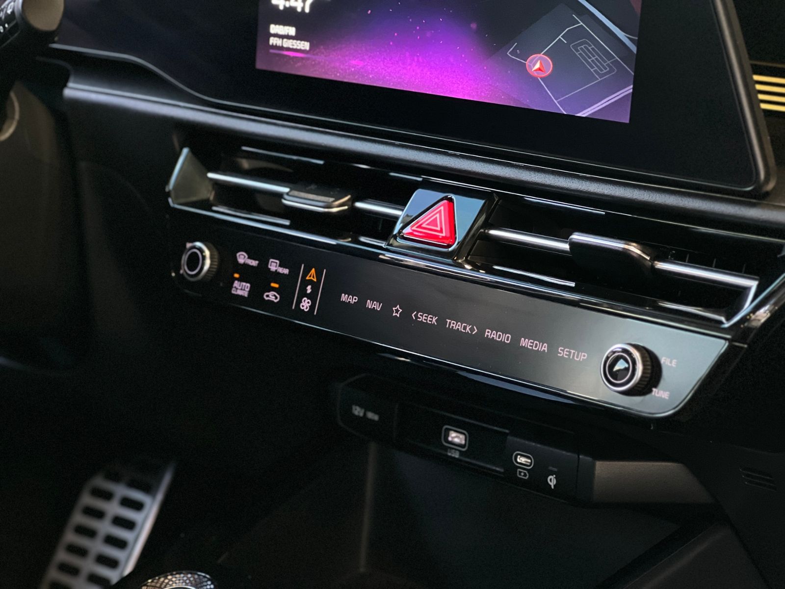 Fahrzeugabbildung Kia Niro Spirit PHEV Relax-Pack Tech-Pack HUD H&K