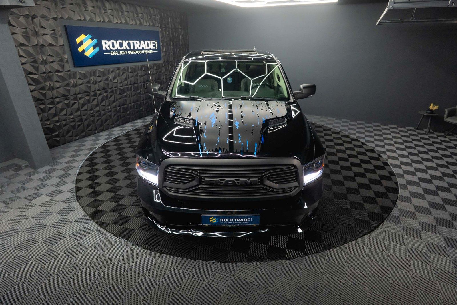 Fahrzeugabbildung Dodge RAM 5.7 V8 HEMI 4x4 OFFROAD Night LONGBED RAMBOX