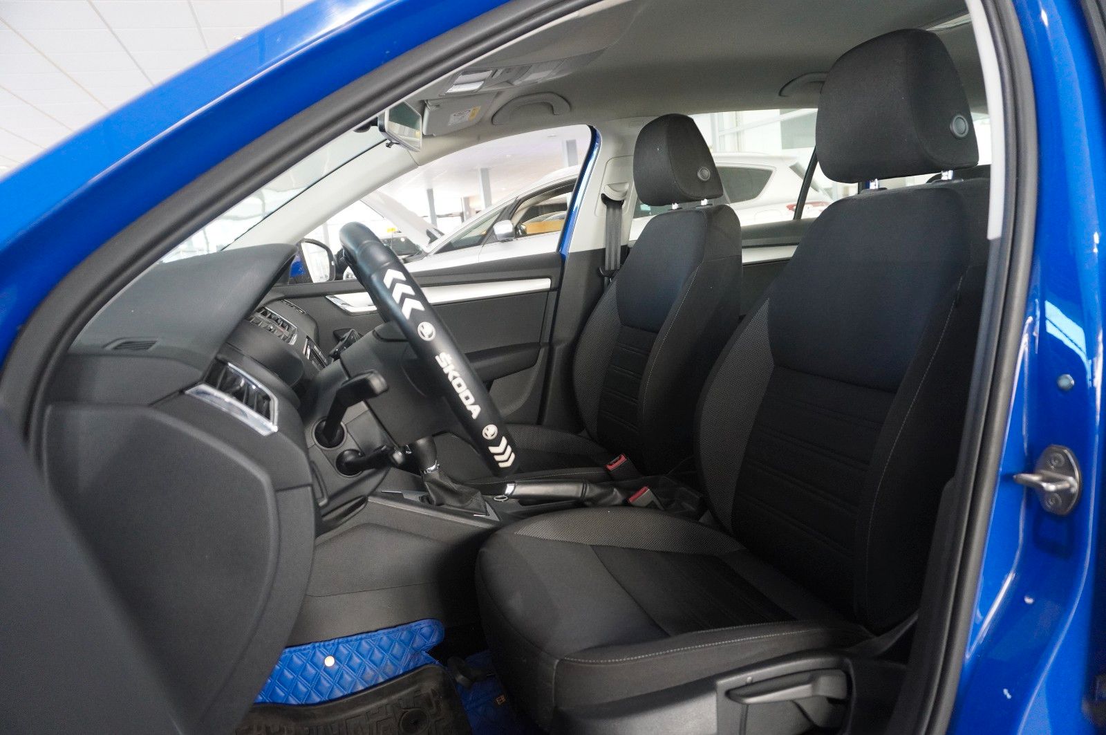 Fahrzeugabbildung SKODA Octavia Combi 1.5 TSI AMBITION 7-DSG LED/SHZ/AHK