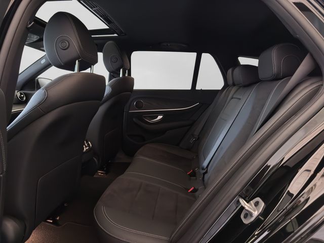 Fahrzeugabbildung Mercedes-Benz E 300 Td AMG+LED+Kamera+Schiebed.+Totwinkel+AHK