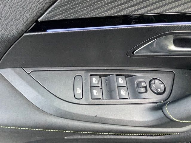 Fahrzeugabbildung Peugeot 2008 GT MHEV 145 e-DSC+Navi+Sitzhzg.+Apple+And