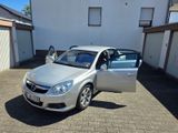 Opel Vectra 1.6 -Geragenfahrzeug, wenig Kilometer - Opel Vectra mit Benzin-Antrieb