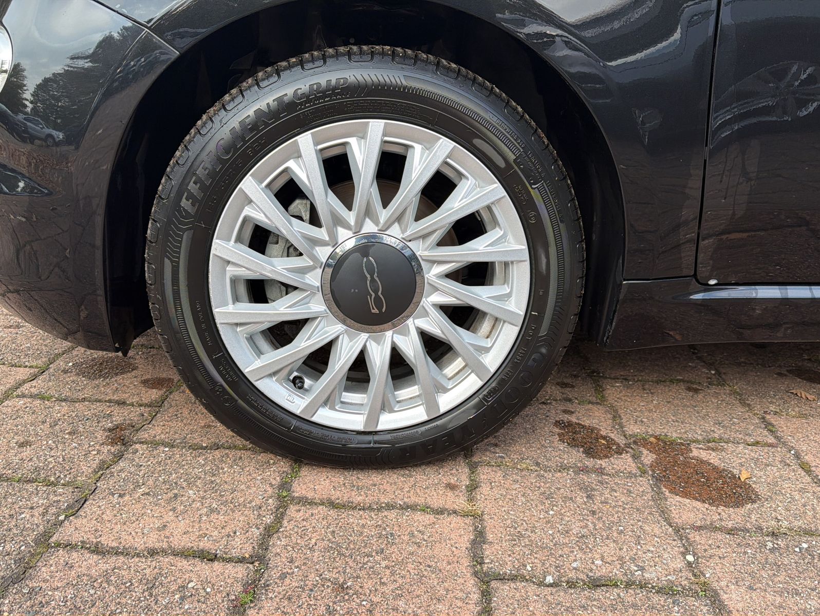 Fahrzeugabbildung Fiat 500 DolceVita