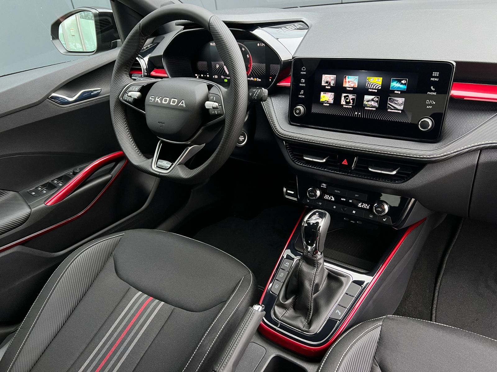 Fahrzeugabbildung SKODA Fabia Monte Carlo 1.5 TSI DSG *LED, ACC, SmartLi