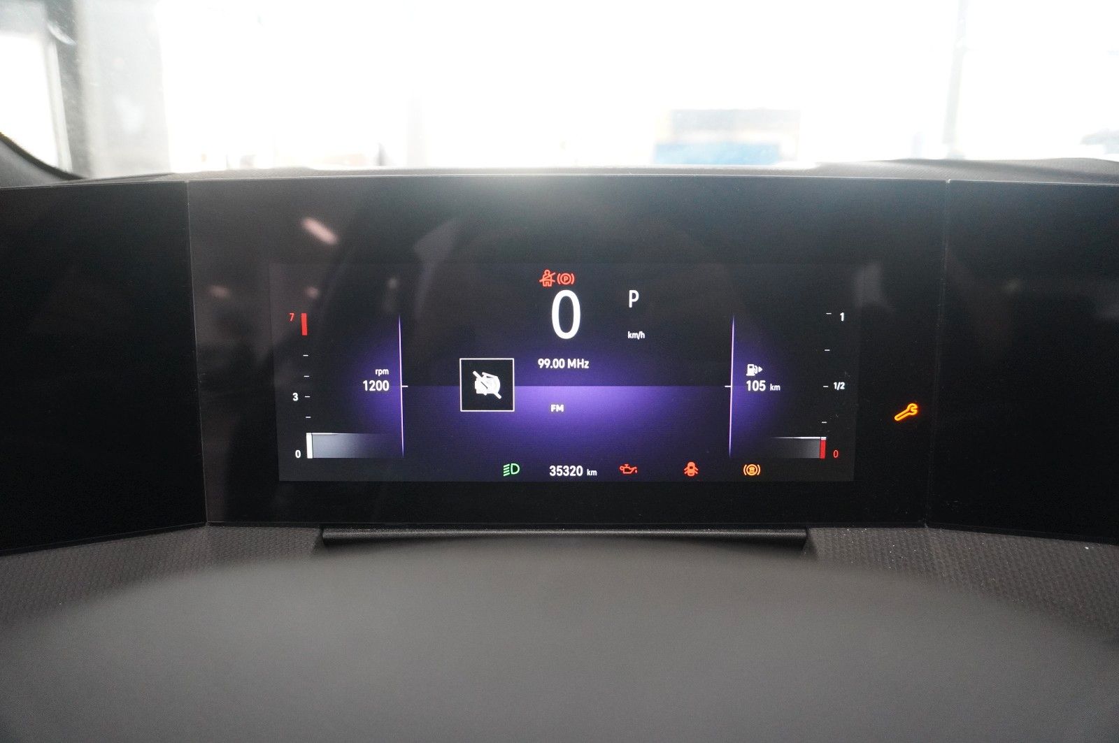 Fahrzeugabbildung Opel Astra L ST 1.2T ULTIMATE NAVI/LED/360°/PANO/DAB+