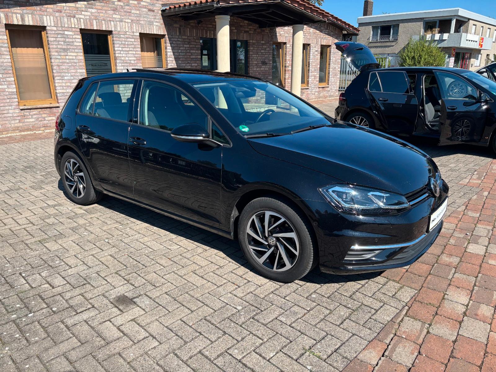 Volkswagen Golf VII Lim. Sound+nur82Tkm+Led+elekt Ahk+Navi+