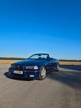 BMW 320i Cabrio, M Paket, Vollleder, Eisenmann uvm. - BMW 320: M Paket 320i