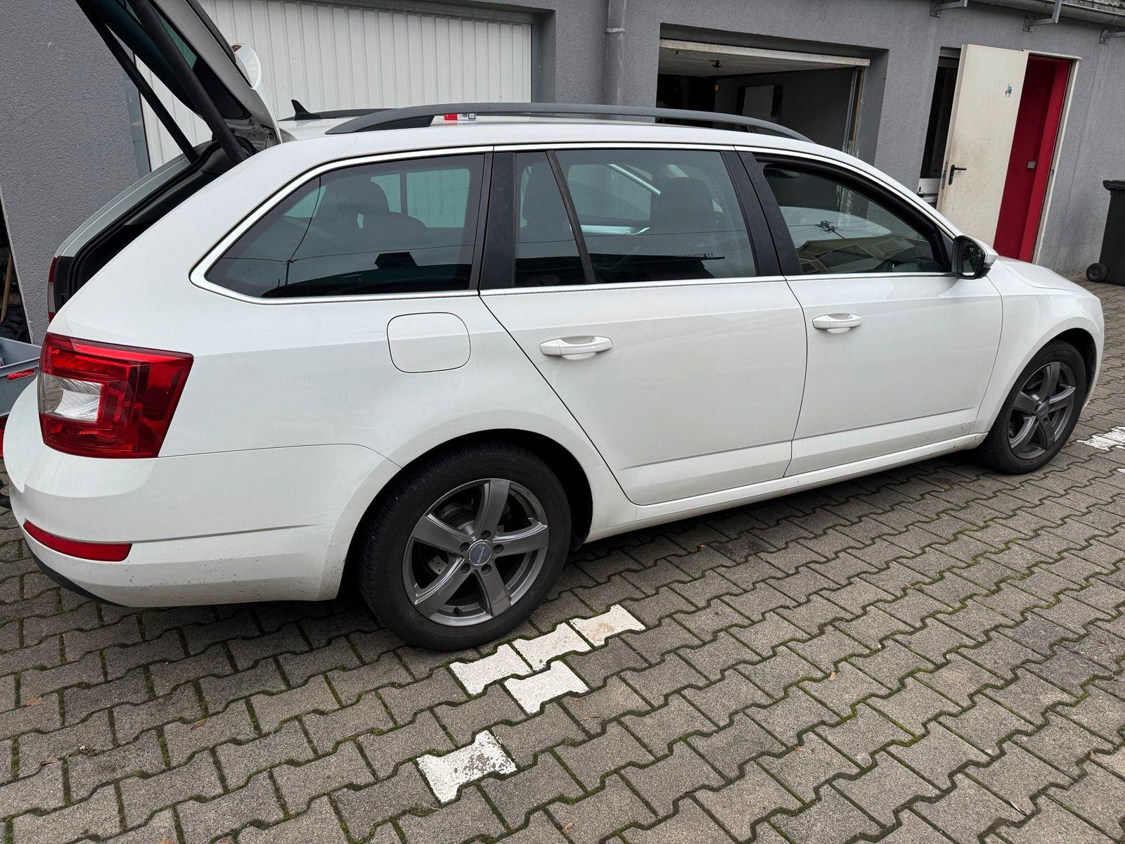 Skoda Octavia 2014 — фото 5