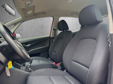 Hyundai ix20 1.6 Space blue, Bild 11