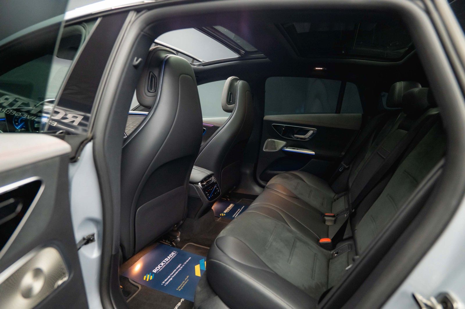 Fahrzeugabbildung Mercedes-Benz EQE 350+ AMG Night | Batterie NEU 100% | Pano
