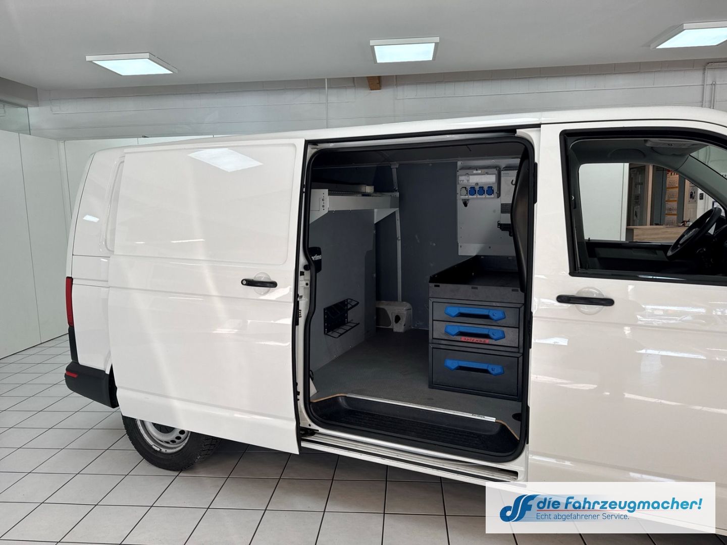 Fahrzeugabbildung Volkswagen Transporter T6 Kasten lang 4Motion StandHZG Navi