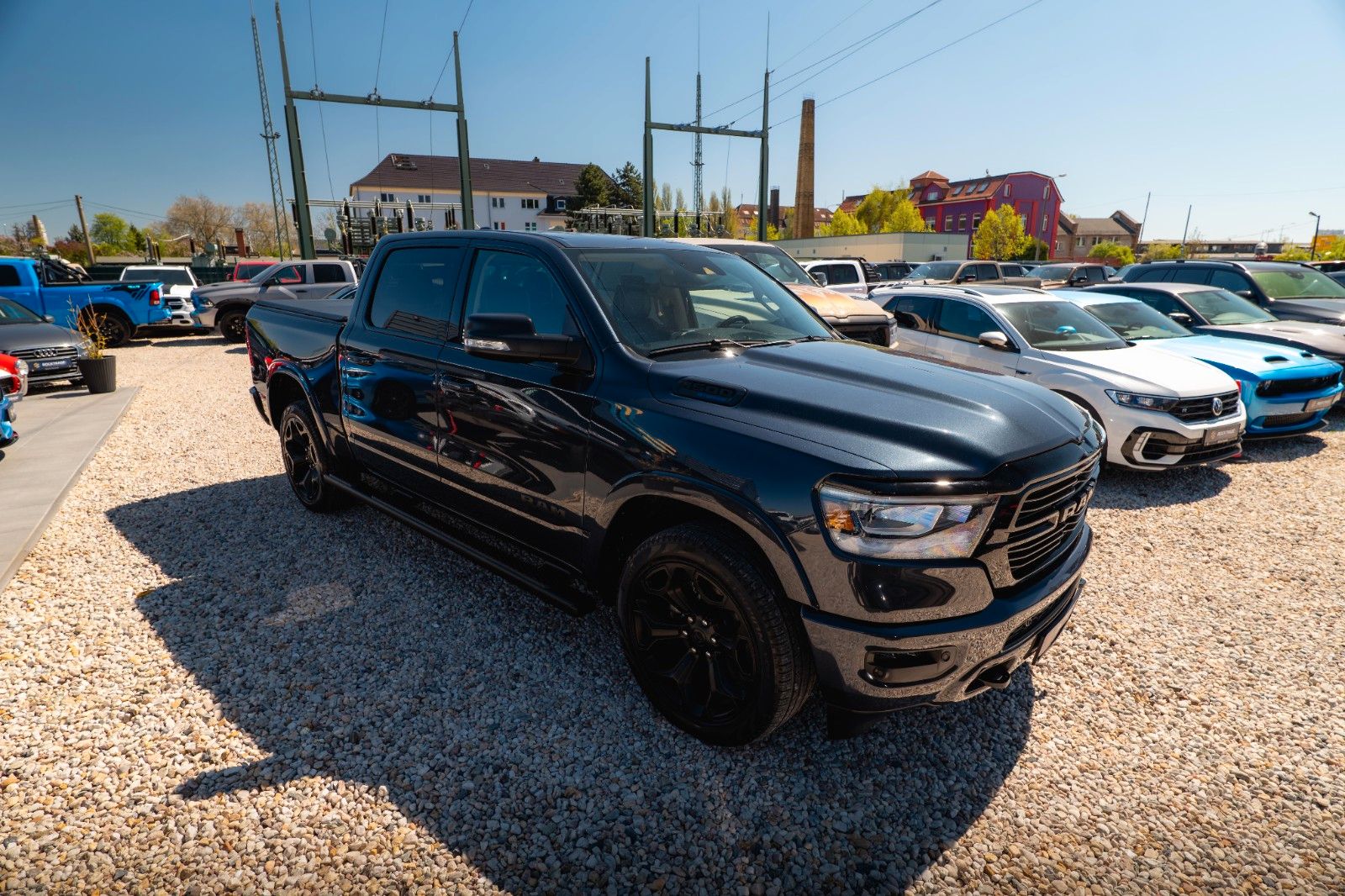 Fahrzeugabbildung Dodge RAM 5.7 V8 HEMI 4x4 NIGHT-Paket LARAMIE 22 Zoll