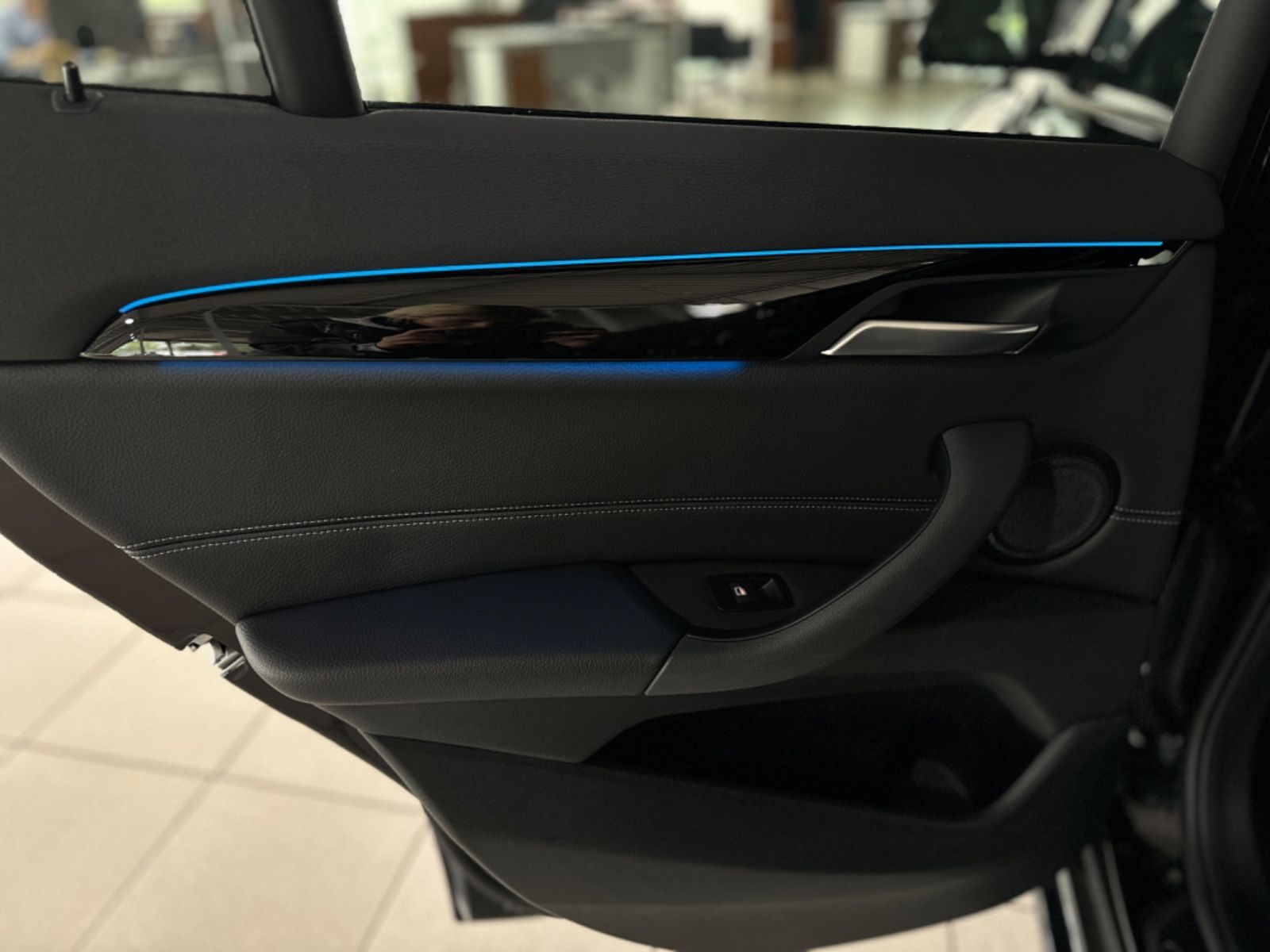 Fahrzeugabbildung BMW X1 xD25e Sport Line Kamera HUD DAB Komfort Alarm