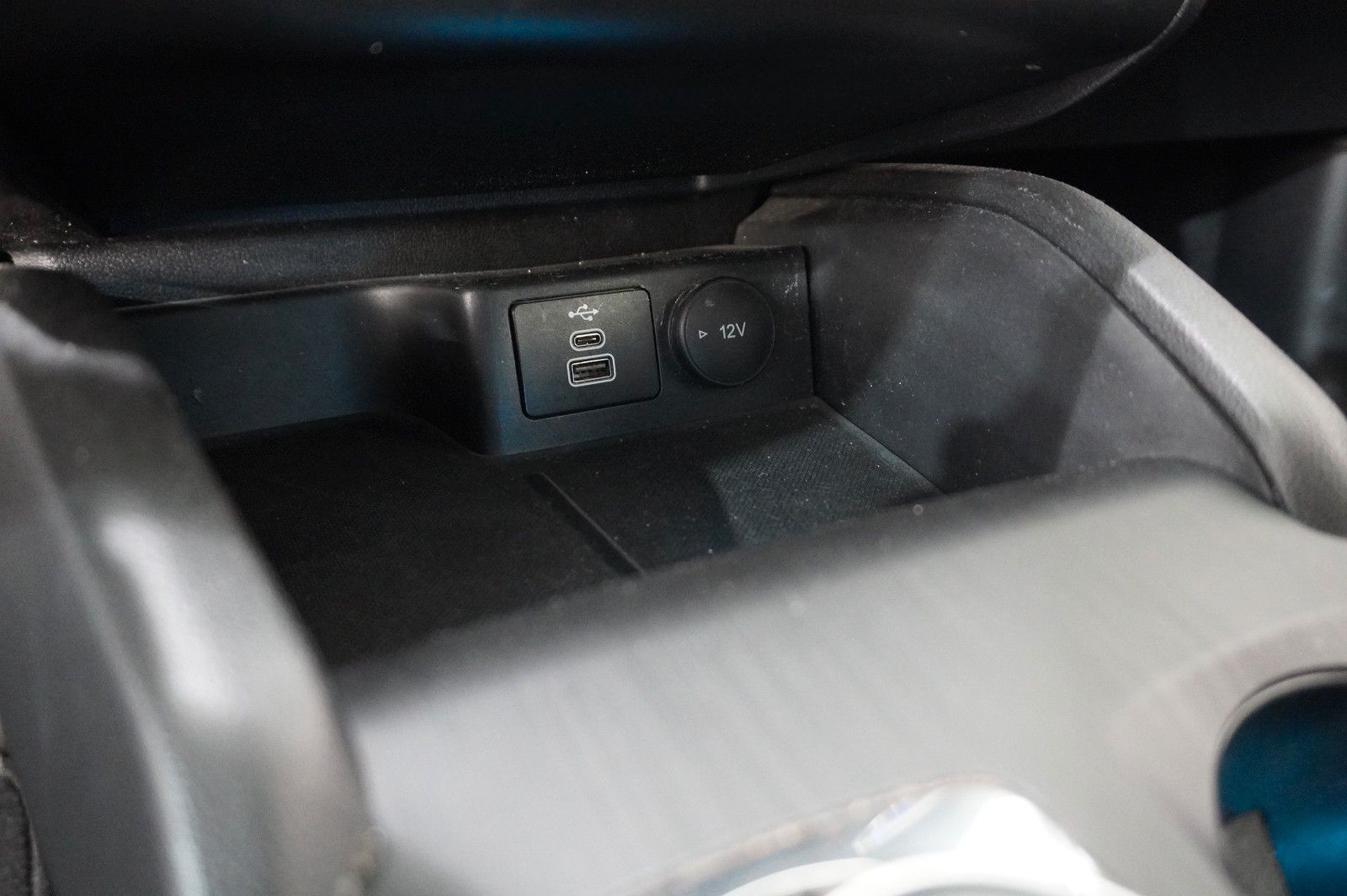 Fahrzeugabbildung Ford Focus Turnier 1.5D COOL & CONN. NAVI/LED/KAMERA